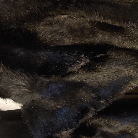New Black Zara Faux Fur Coat Size Small - Picture 2 of 6